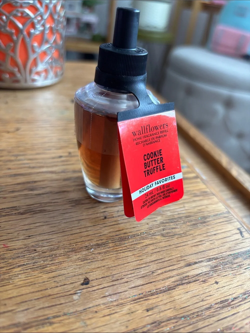 Bath & Body Works Cookie Butter Truffle Wallflowers Refill - Red and Black - Picture 1 of 3